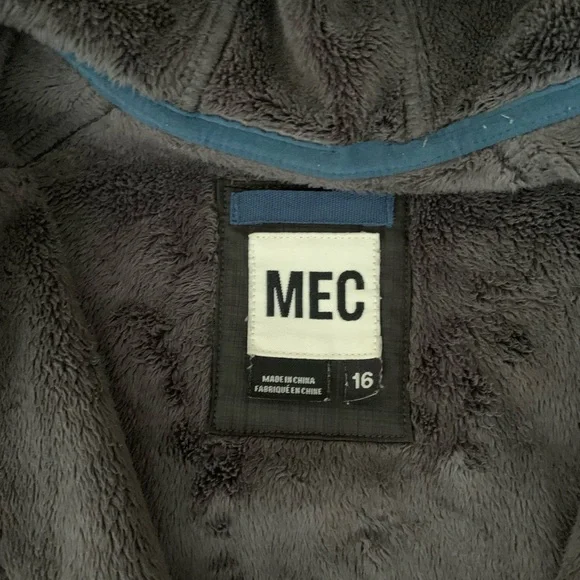 Weatherproof jacket - Picture 2 of 3